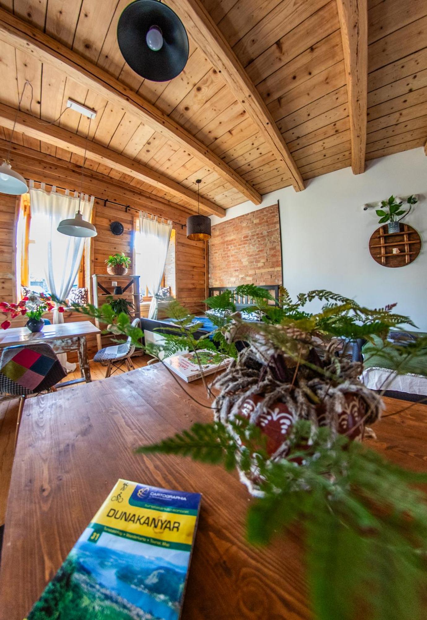 Minifaktura Loft Apartman & Reggelizo Es Etelbar Szokolya Zewnętrze zdjęcie