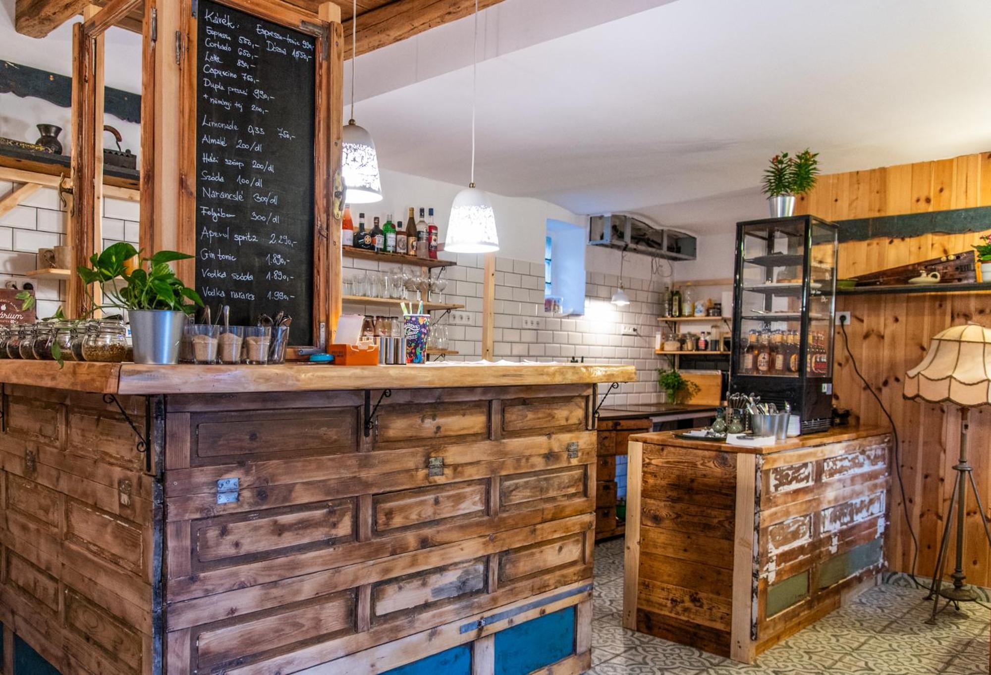 Minifaktura Loft Apartman & Reggelizo Es Etelbar Szokolya Zewnętrze zdjęcie