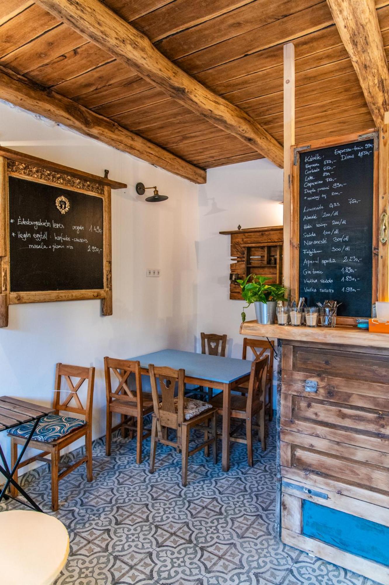 Minifaktura Loft Apartman & Reggelizo Es Etelbar Szokolya Zewnętrze zdjęcie